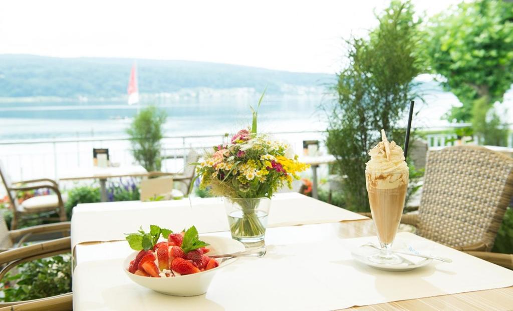 Strandhotel Löchnerhaus Reichenau Exterior foto